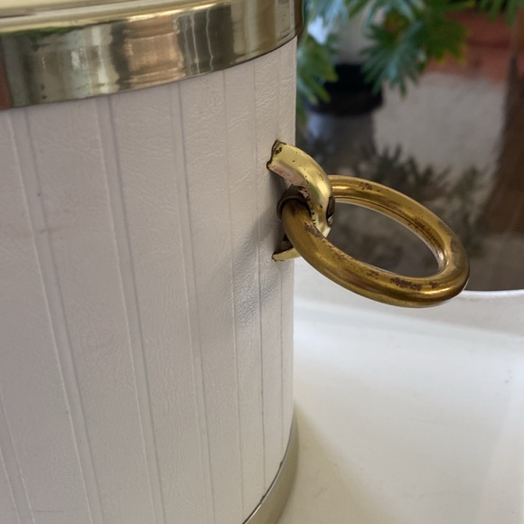 Vintage Kraftware White Leatherette Insulated Ice Bucket with Gold Ring Handles - Picture 12 of 14